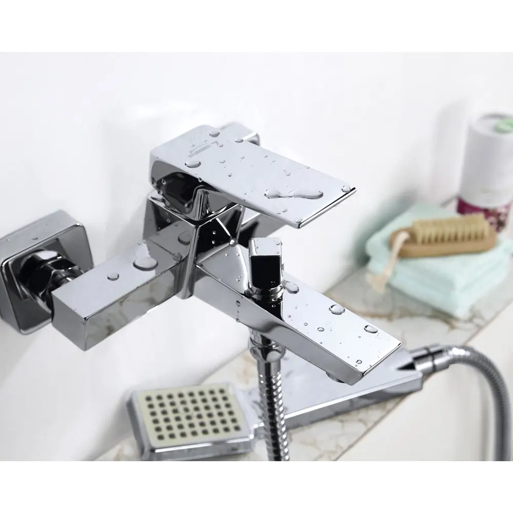 Фото Смеситель для ванны и душа Argotech Grano 3505 однорычажный цвет хром Фото Смеситель для ванны и душа Argotech Grano 3505 однорычажный цвет хром