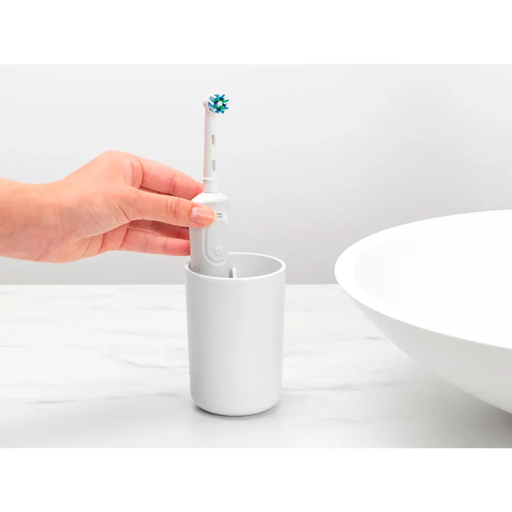 Фото 6 Стакан для зубных щеток Brabantia "ReNew" цвет белый Фото 6 Стакан для зубных щеток Brabantia "ReNew" цвет белый