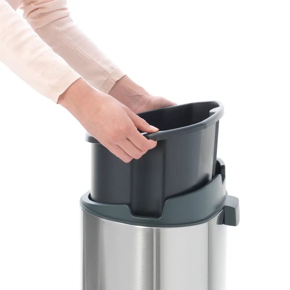 Фото 7 Мусорный бак Brabantia Touch Bin New 114823 40л сталь Фото 7 Мусорный бак Brabantia Touch Bin New 114823 40л сталь