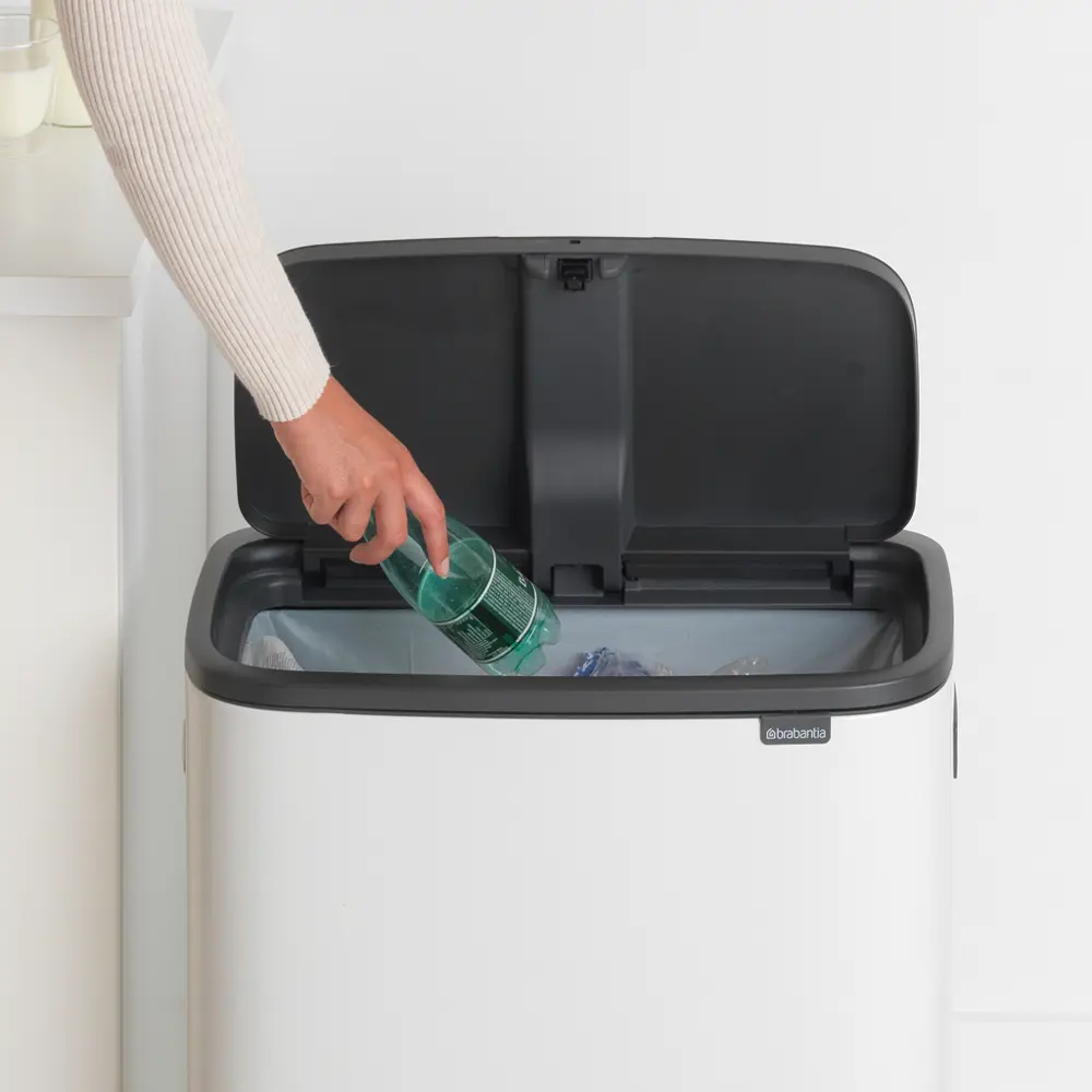 Фото 6 Мусорные баки для ванной Brabantia Bo 223006 60л белый Фото 6 Мусорные баки для ванной Brabantia Bo 223006 60л белый