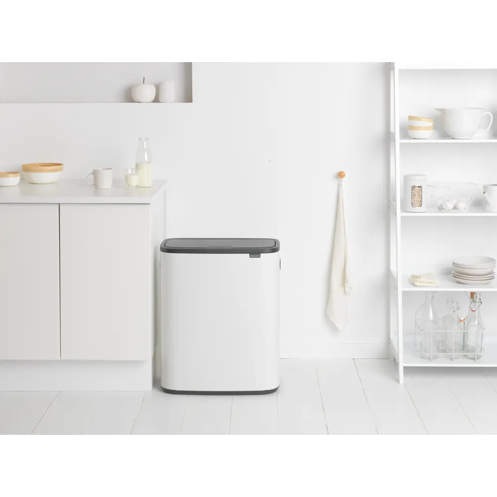 Фото 3 Мусорные баки для ванной Brabantia Bo 223006 60л белый Фото 3 Мусорные баки для ванной Brabantia Bo 223006 60л белый