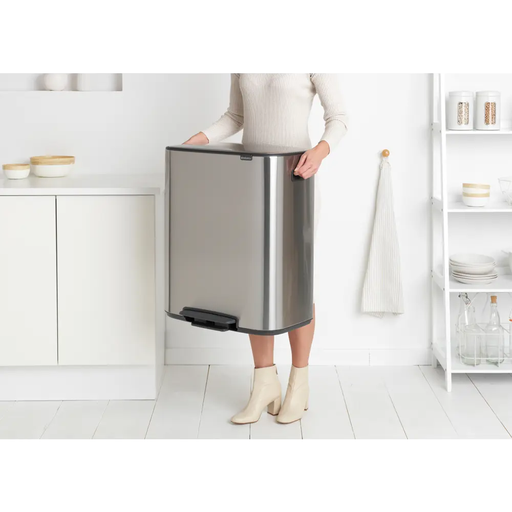 Фото 6 Мусорные баки для ванной Brabantia Bo 211485 60л серый Фото 6 Мусорные баки для ванной Brabantia Bo 211485 60л серый