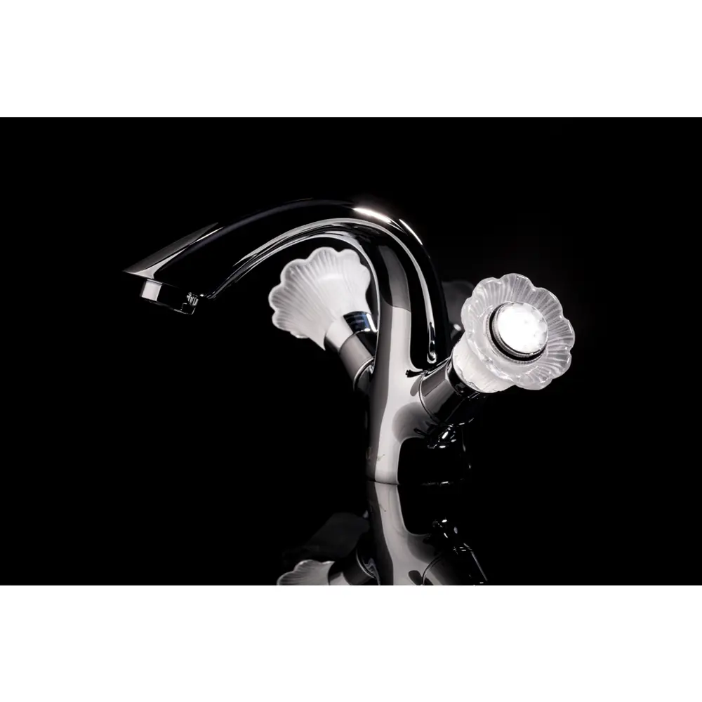 Фото 3 Смеситель для раковины Boheme Camelia 271-Camelia двухвентильный цвет хром Фото 3 Смеситель для раковины Boheme Camelia 271-Camelia двухвентильный цвет хром