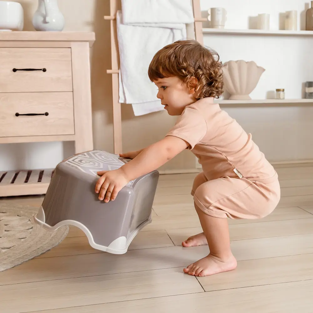 Фото 5 Подставка для ног AMAROBABY Moving up серый Фото 5 Подставка для ног AMAROBABY Moving up серый