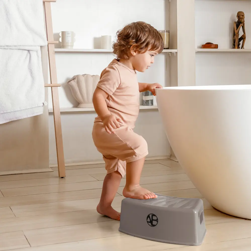 Фото 2 Подставка для ног AMAROBABY First stage серый Фото 2 Подставка для ног AMAROBABY First stage серый