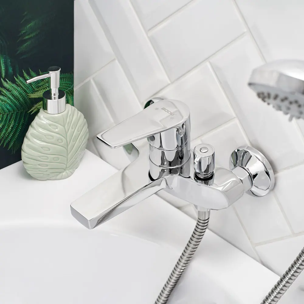 Фото Смеситель для ванны Boou B8246-3E однорычажный с душевой лейкой цвет хром