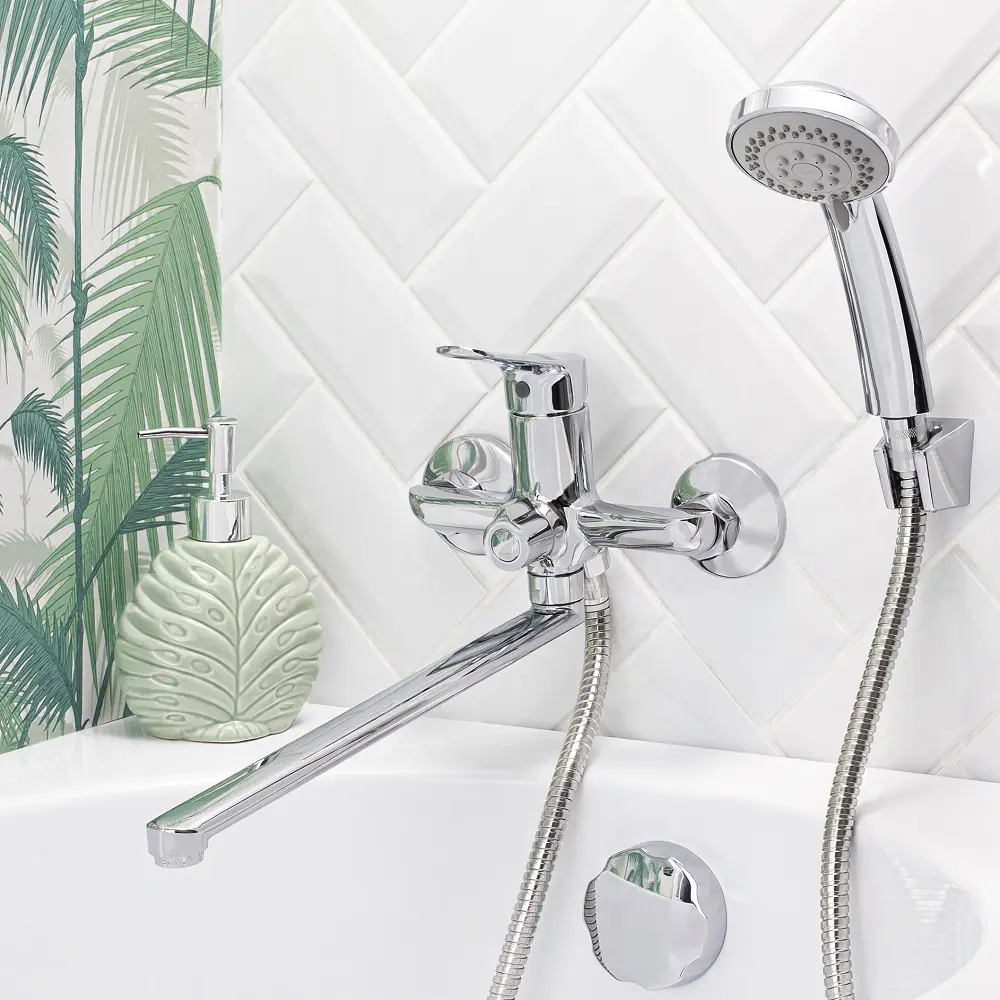 Фото Смеситель для ванны Boou B8290-18F однорычажный с душевой лейкой цвет хром