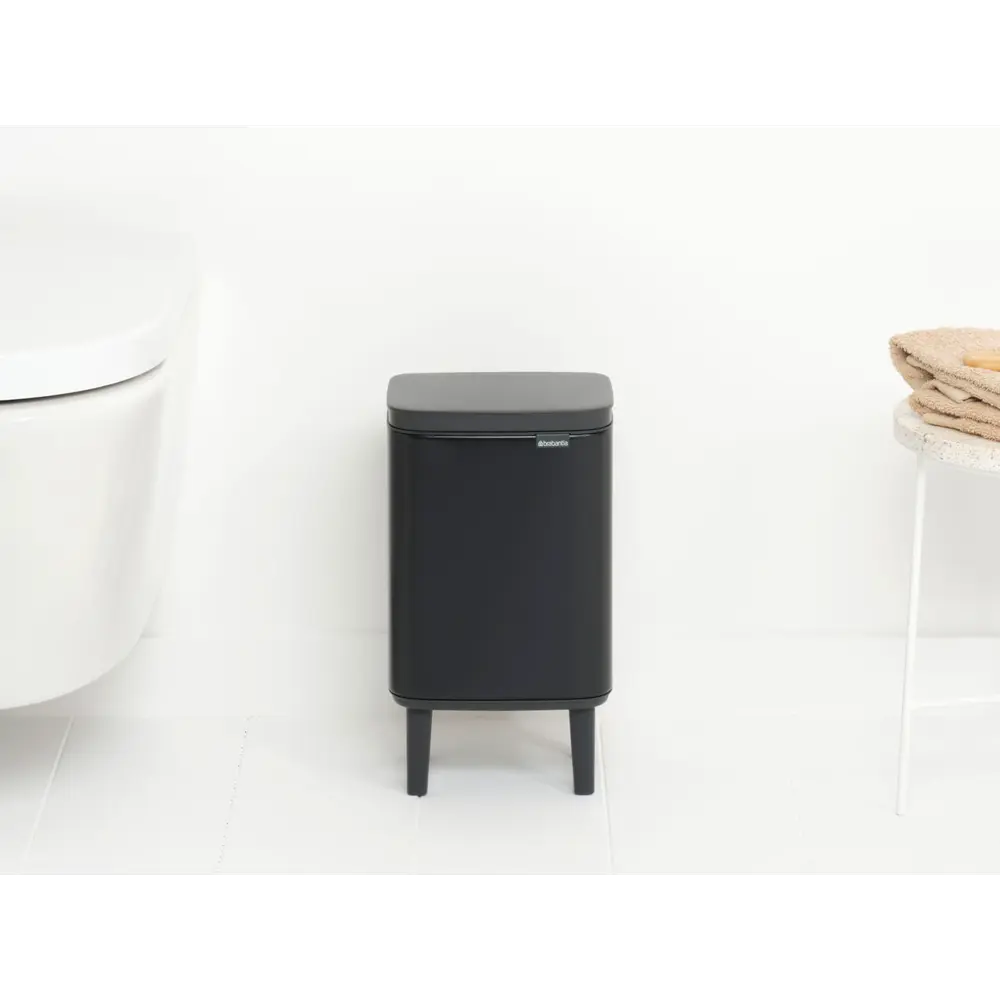 Фото 5 Мусорный бак Brabantia 227028 4 цвет черный матовый Фото 5 Мусорный бак Brabantia 227028 4 цвет черный матовый