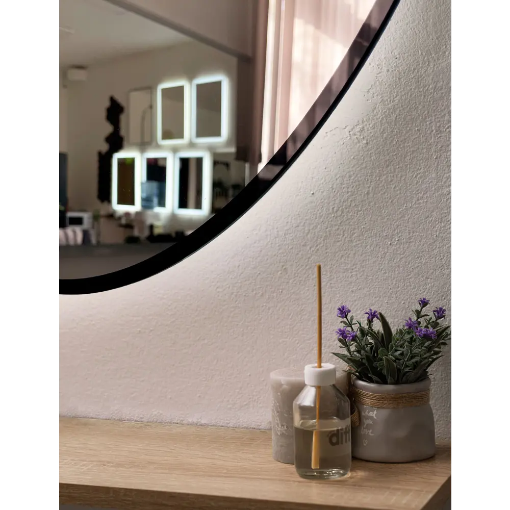 Фото 4 Зеркало для ванной Alfa mirrors Natali ram black 80 Na-8d-ram черный с подсветкой 80x80см Фото 4 Зеркало для ванной Alfa mirrors Natali ram black 80 Na-8d-ram черный с подсветкой 80x80см