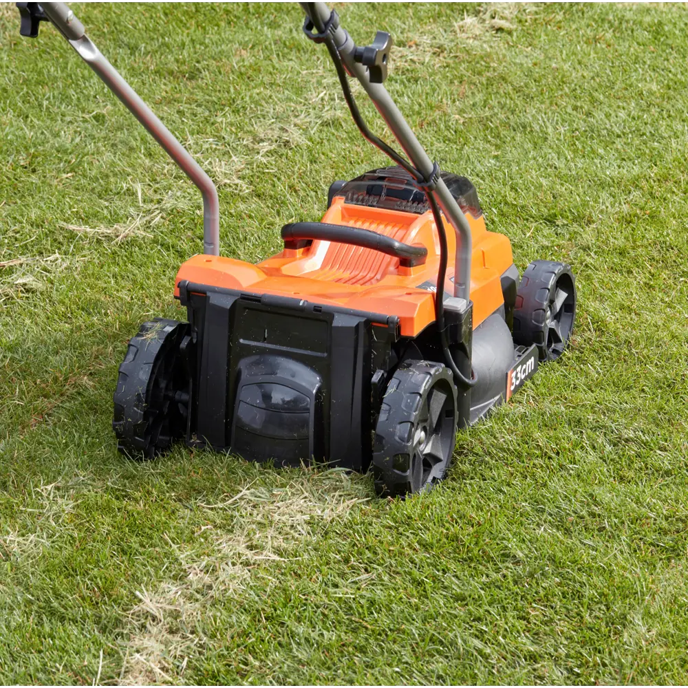 Фото 2 Газонокосилка аккумуляторная Black+Decker BCMW33184L2 18 В 33 см АКБ и ЗУ в комплекте Фото 2 Газонокосилка аккумуляторная Black+Decker BCMW33184L2 18 В 33 см АКБ и ЗУ в комплекте