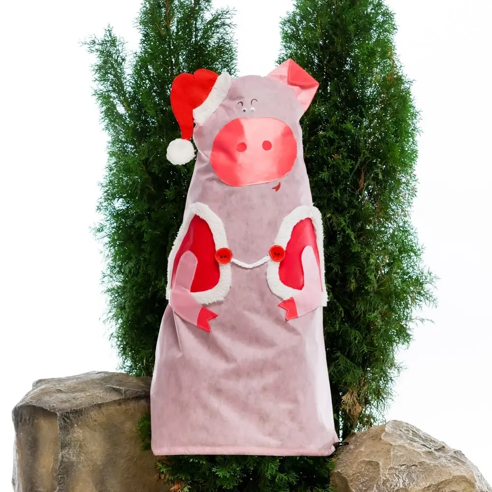 Фото Укрытие для растений зимой Россия Поросенок в жилетке 100 x 90 см Фото Укрытие для растений зимой Россия Поросенок в жилетке 100 x 90 см