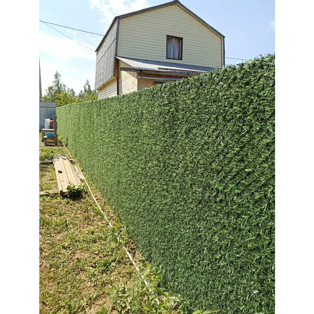 Фото Искусственная изгородь Grass Fence темно-зелёная 1.8x5м Фото Искусственная изгородь Grass Fence темно-зелёная 1.8x5м