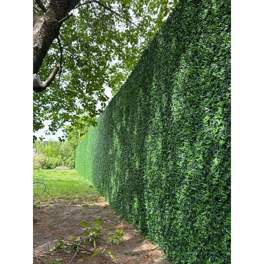 Фото 2 Искусственная изгородь Grass Fence живописная 0.5x10м Фото 2 Искусственная изгородь Grass Fence живописная 0.5x10м