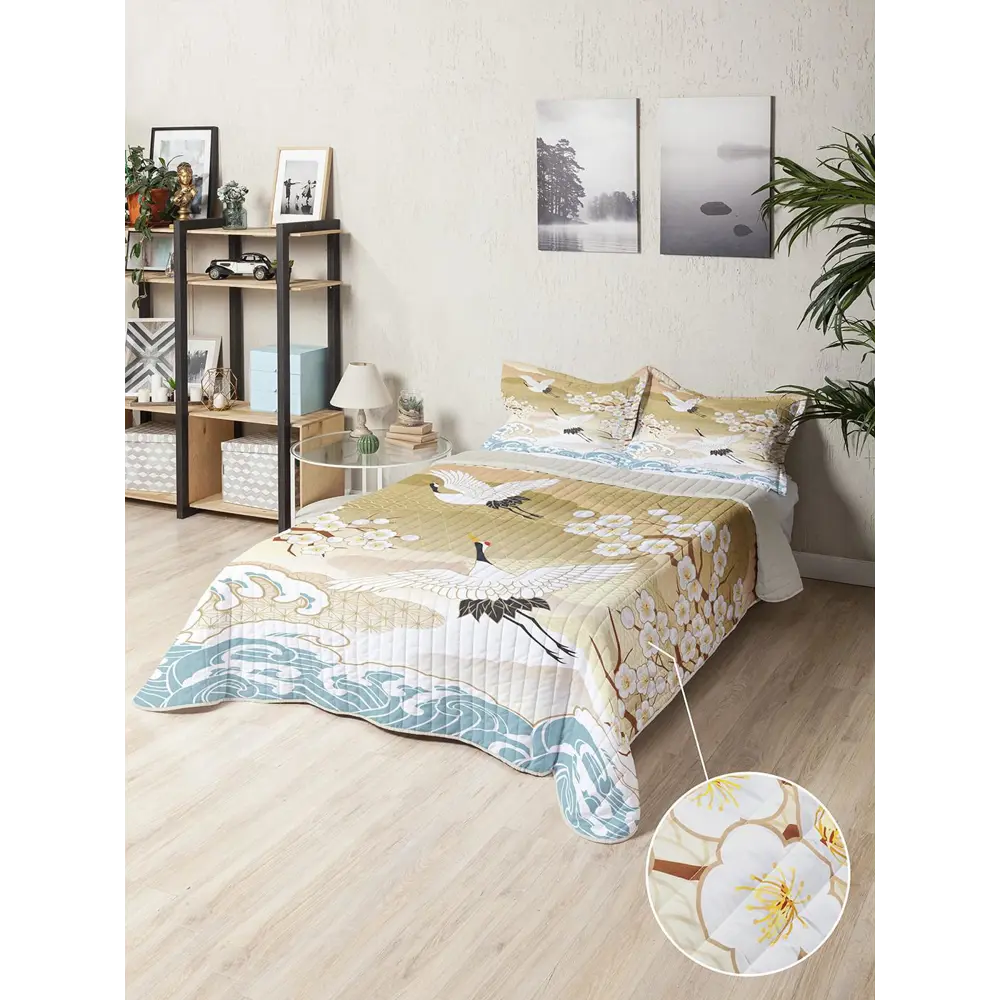 Фото Стеганое покрывало 230x240 см на кровать с двумя наволочками 50x70 см Японские журавли в небе Фото Стеганое покрывало 230x240 см на кровать с двумя наволочками 50x70 см Японские журавли в небе