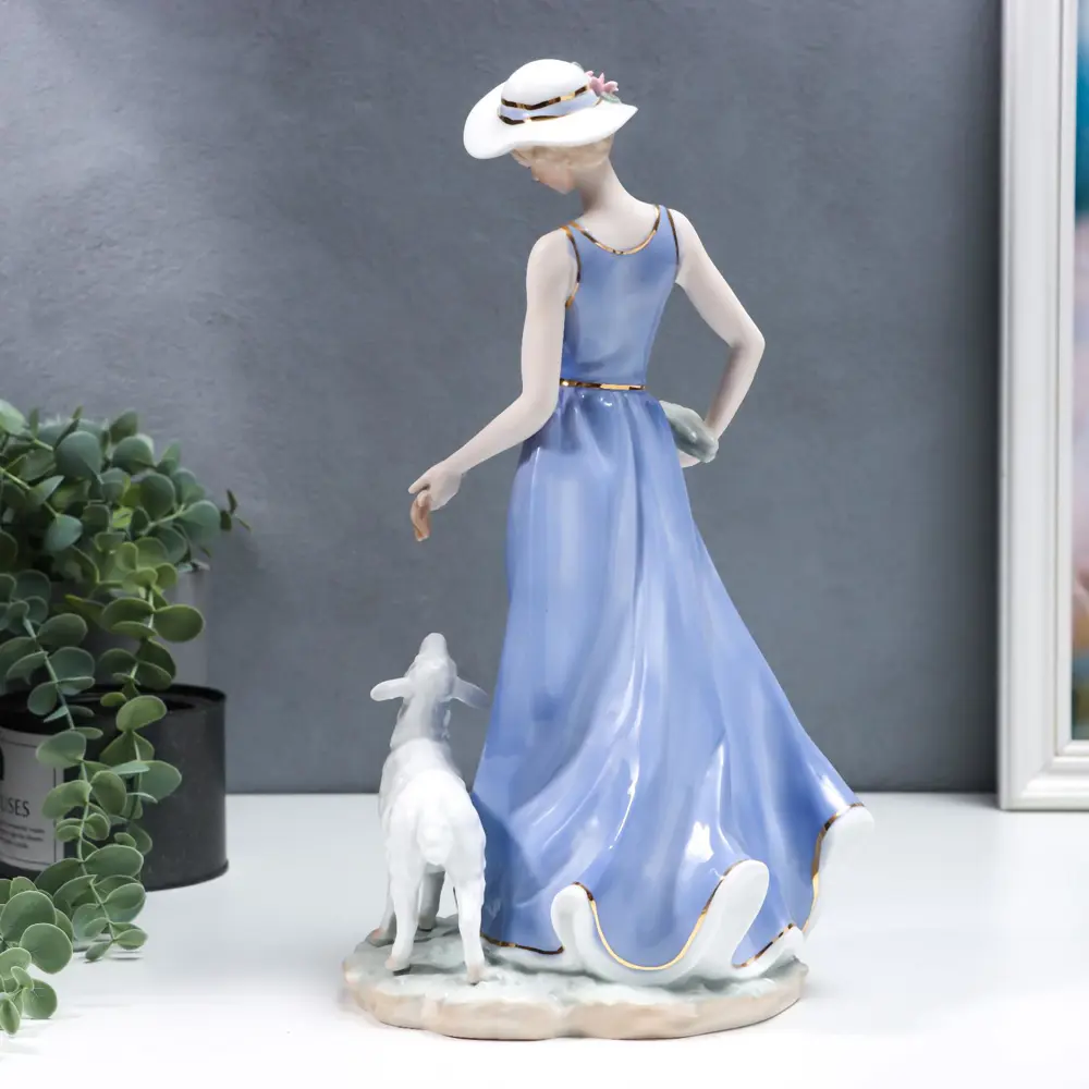 Фото 3 Фигурка сувенирная Simaland "Девушка в голубом сарафане с барашком" 36 см