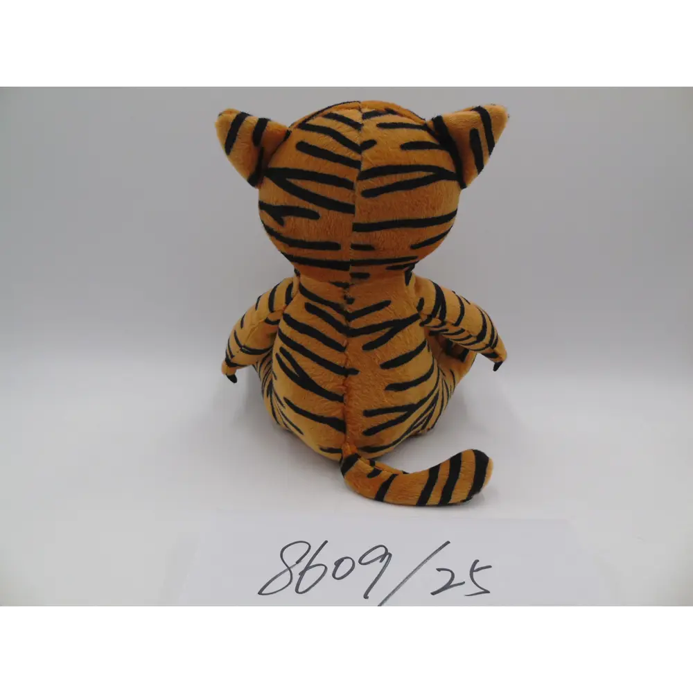 Фото Декоративный предмет Тигр 35275 Unaky 26 см цвет белый Фото Декоративный предмет Тигр 35275 Unaky 26 см цвет белый