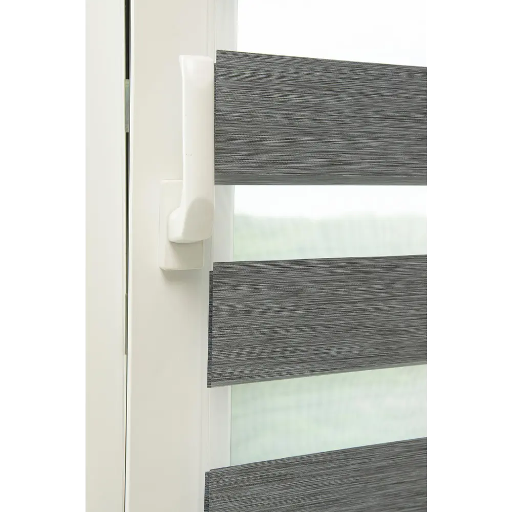 Фото 7 Рулонная штора день-ночь с направляющими струнами Sola "Сантайм блэкаут Фаро" кварц 73x160 см