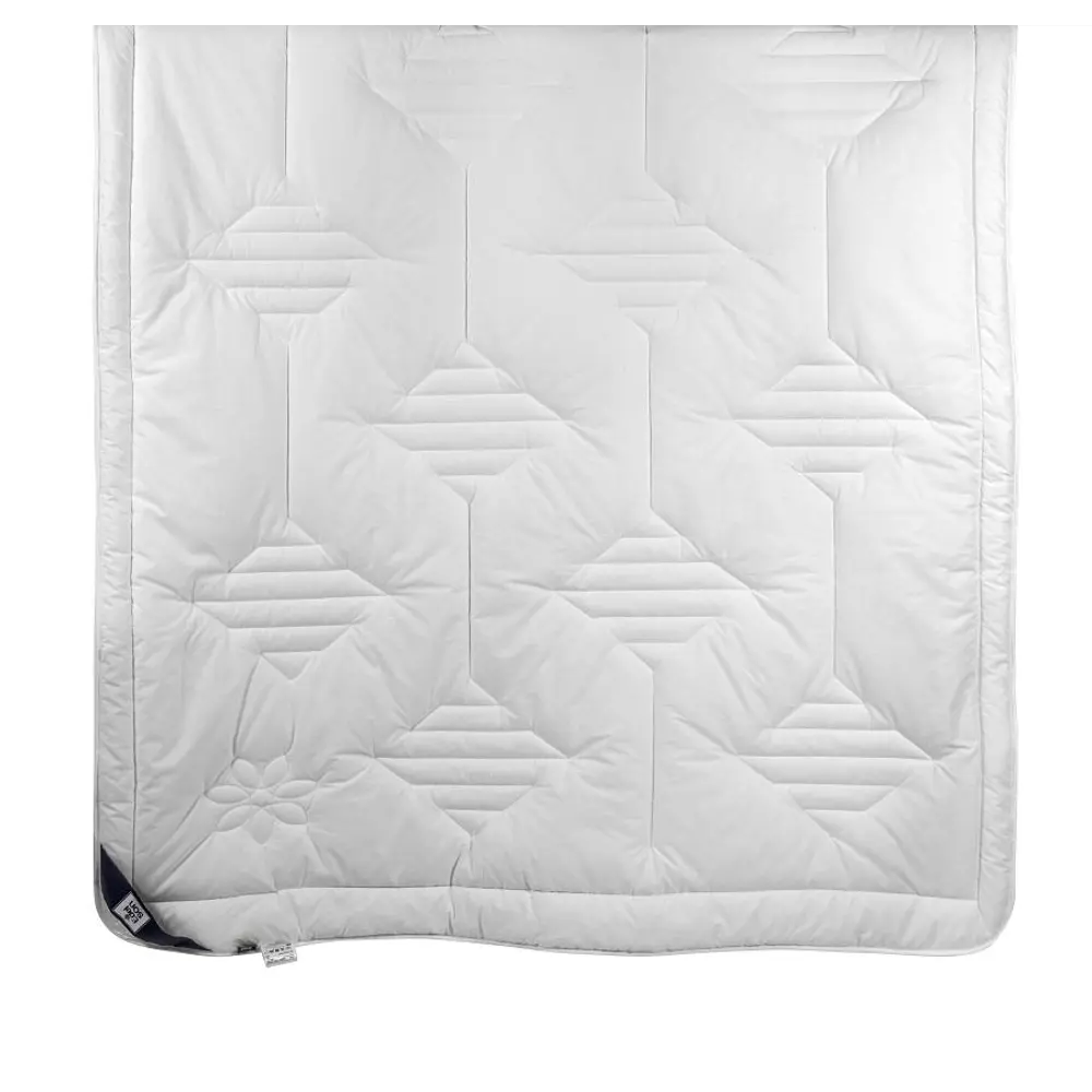 Фото Одеяло Edelson Pure EP-18-53, 172x205 см, полиэфирное волокно Фото Одеяло Edelson Pure EP-18-53, 172x205 см, полиэфирное волокно