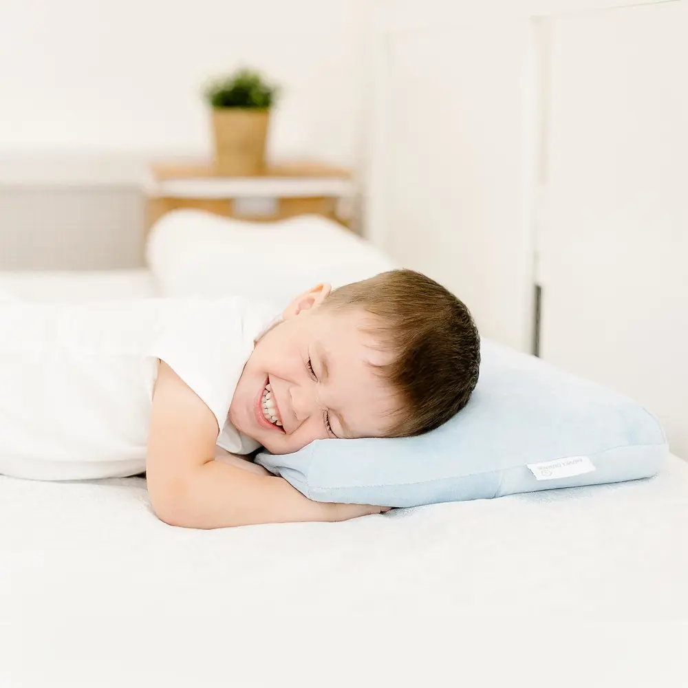 Фото Подушка анатомическая Фабрика облаков Классика Kids КЭ2.2 голубой, 34x50 см, пенорезина Фото Подушка анатомическая Фабрика облаков Классика Kids КЭ2.2 голубой, 34x50 см, пенорезина