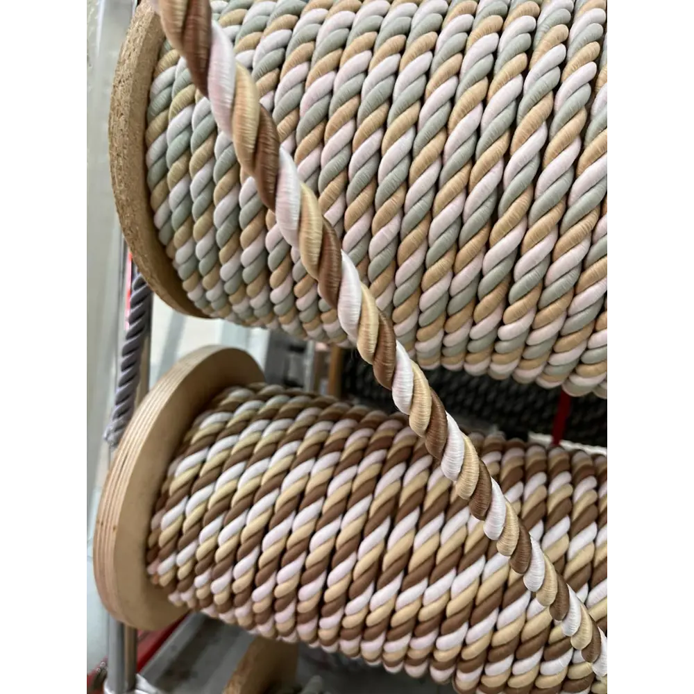 Фото Канат декоративный витой для натяжных потолков Idealtex 15Ш-24-5.6, 15x24мм 1 шт, цвет разноцветный Фото Канат декоративный витой для натяжных потолков Idealtex 15Ш-24-5.6, 15x24мм 1 шт, цвет разноцветный