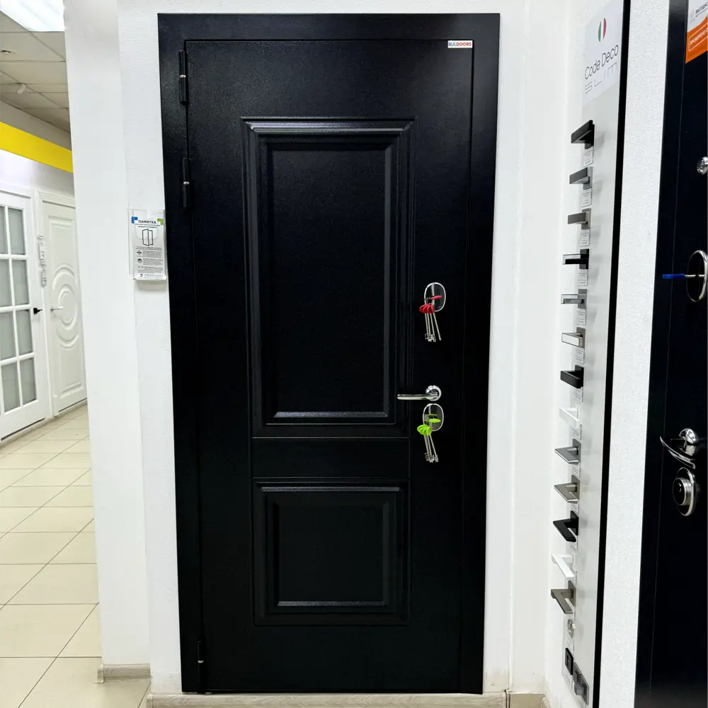 Фото 2 Входная дверь Buldoors Buldoors Termo левый 205x86см цвет букле черный штамп/белый матовый Фото 2 Входная дверь Buldoors Buldoors Termo левый 205x86см цвет букле черный штамп/белый матовый