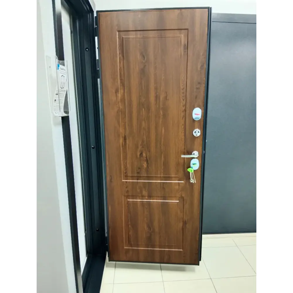 Фото 3 Входная дверь Buldoors Buldoors Termo левый 205x86см цвет букле черный штамп/орех грецкий Фото 3 Входная дверь Buldoors Buldoors Termo левый 205x86см цвет букле черный штамп/орех грецкий