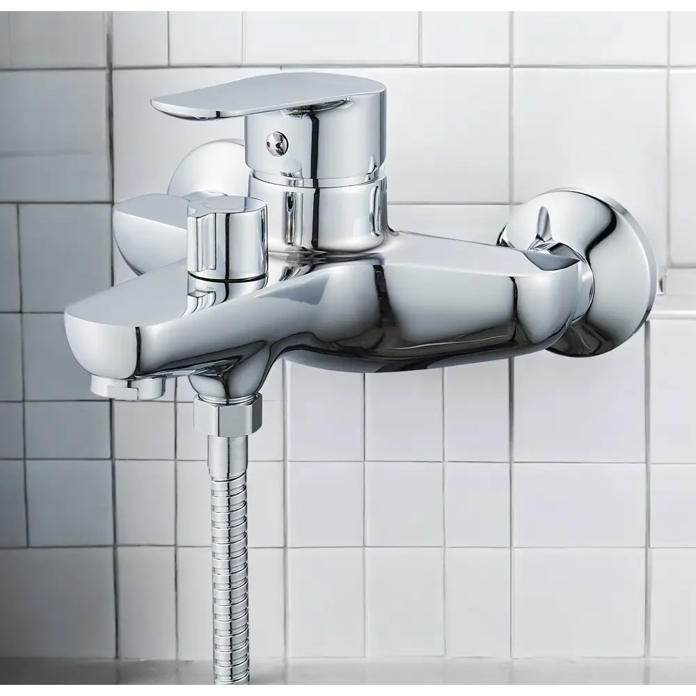 Фото 2 Смеситель для ванны Aloute A0802 однорычажный с душевой лейкой цвет серебристый