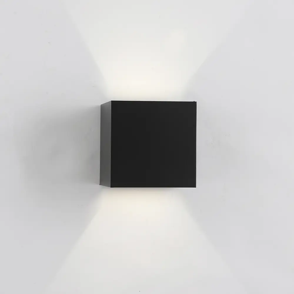 Фото Настенный светильник светодиодный влагозащищенный Crystal Lux Clt 520w bl нейтральный белый свет цвет черный Фото Настенный светильник светодиодный влагозащищенный Crystal Lux Clt 520w bl нейтральный белый свет цвет черный