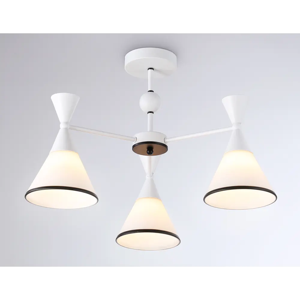 Фото 8 Люстра на штанге Ambrella Light Traditional Ambr_tr3164 3 лампы 7.07 м² цвет белый/черный/белый матовый Фото 8 Люстра на штанге Ambrella Light Traditional Ambr_tr3164 3 лампы 7.07 м² цвет белый/черный/белый матовый