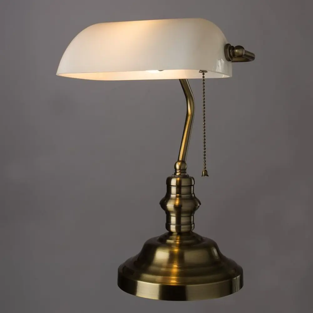 Фото 3 Настольная лампа рабочая Arte Lamp Banker Ar_a2493lt-1ab цвет жёлтый/золотой Фото 3 Настольная лампа рабочая Arte Lamp Banker Ar_a2493lt-1ab цвет жёлтый/золотой