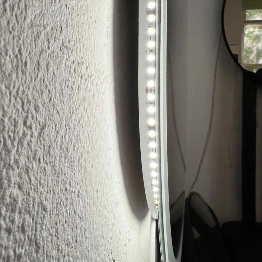 Фото 3 Зеркало с подсветкой ALFA MIRRORS 40x90см включение на взмах, регулировка яркости, подсветка холодная 6000К Фото 3 Зеркало с подсветкой ALFA MIRRORS 40x90см включение на взмах, регулировка яркости, подсветка холодная 6000К