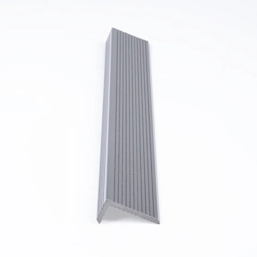 Фото Уголок для террасной доски Groentec 70x35x3000 мм ДПК цвет серый Фото Уголок для террасной доски Groentec 70x35x3000 мм ДПК цвет серый
