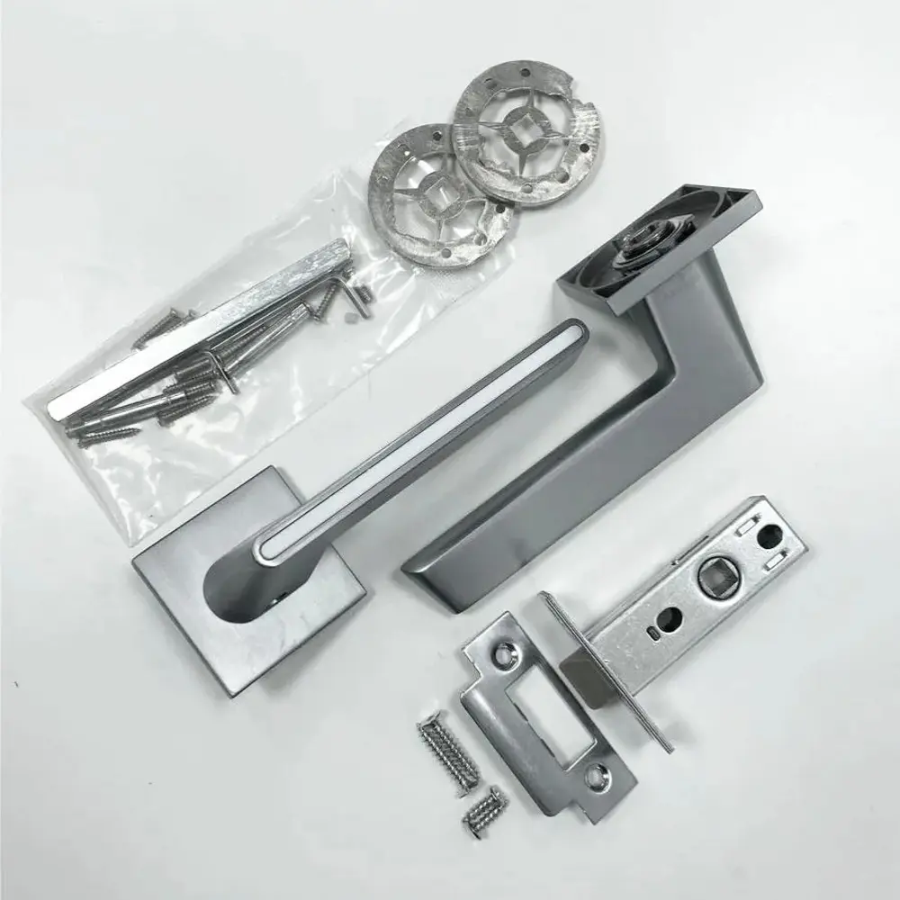 Фото 3 Ручка дверная на розетке Abriss R21.190 MCP/WH + защелка C-03B 100 KEVLAR Матовый Хром Фото 3 Ручка дверная на розетке Abriss R21.190 MCP/WH + защелка C-03B 100 KEVLAR Матовый Хром