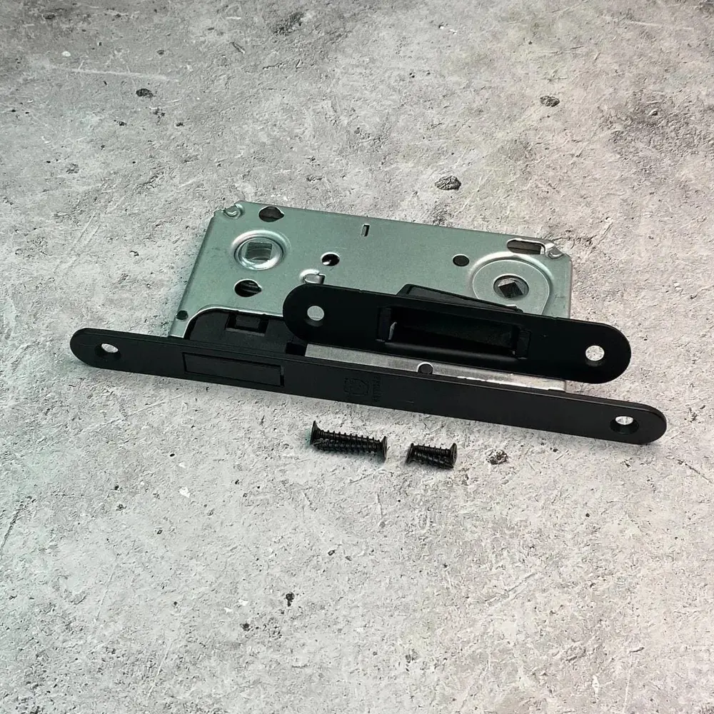 Фото 4 Ручка дверная Vettore R06.081 MBP в комплекте с межкомнатным механизмом WC 530 B-S Magnet MBP цвет черный матовый Фото 4 Ручка дверная Vettore R06.081 MBP в комплекте с межкомнатным механизмом WC 530 B-S Magnet MBP цвет черный матовый