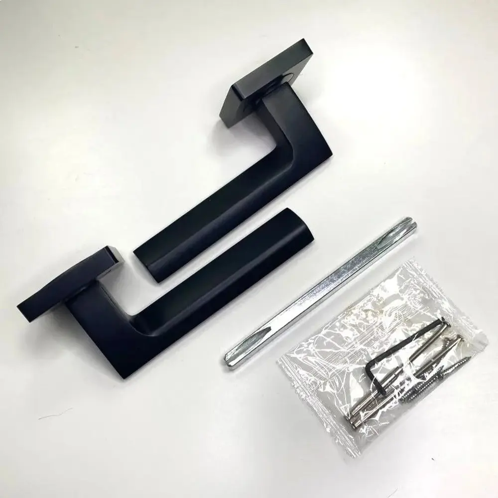 Фото 6 Ручка дверная VETTORE R06.148 MBP + замок WC 410c-s Magnet + ET 2101 + цилиндр ZN m60 (30Tх30) цвет черный матовый Фото 6 Ручка дверная VETTORE R06.148 MBP + замок WC 410c-s Magnet + ET 2101 + цилиндр ZN m60 (30Tх30) цвет черный матовый