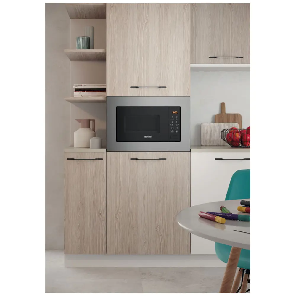 Фото 5 Встраиваемая микроволновая печь Indesit MWI 120 GX, нержавеющая сталь 20 л 59.5x38.8x39.2 см цвет нержавеющая сталь Фото 5 Встраиваемая микроволновая печь Indesit MWI 120 GX, нержавеющая сталь 20 л 59.5x38.8x39.2 см цвет нержавеющая сталь