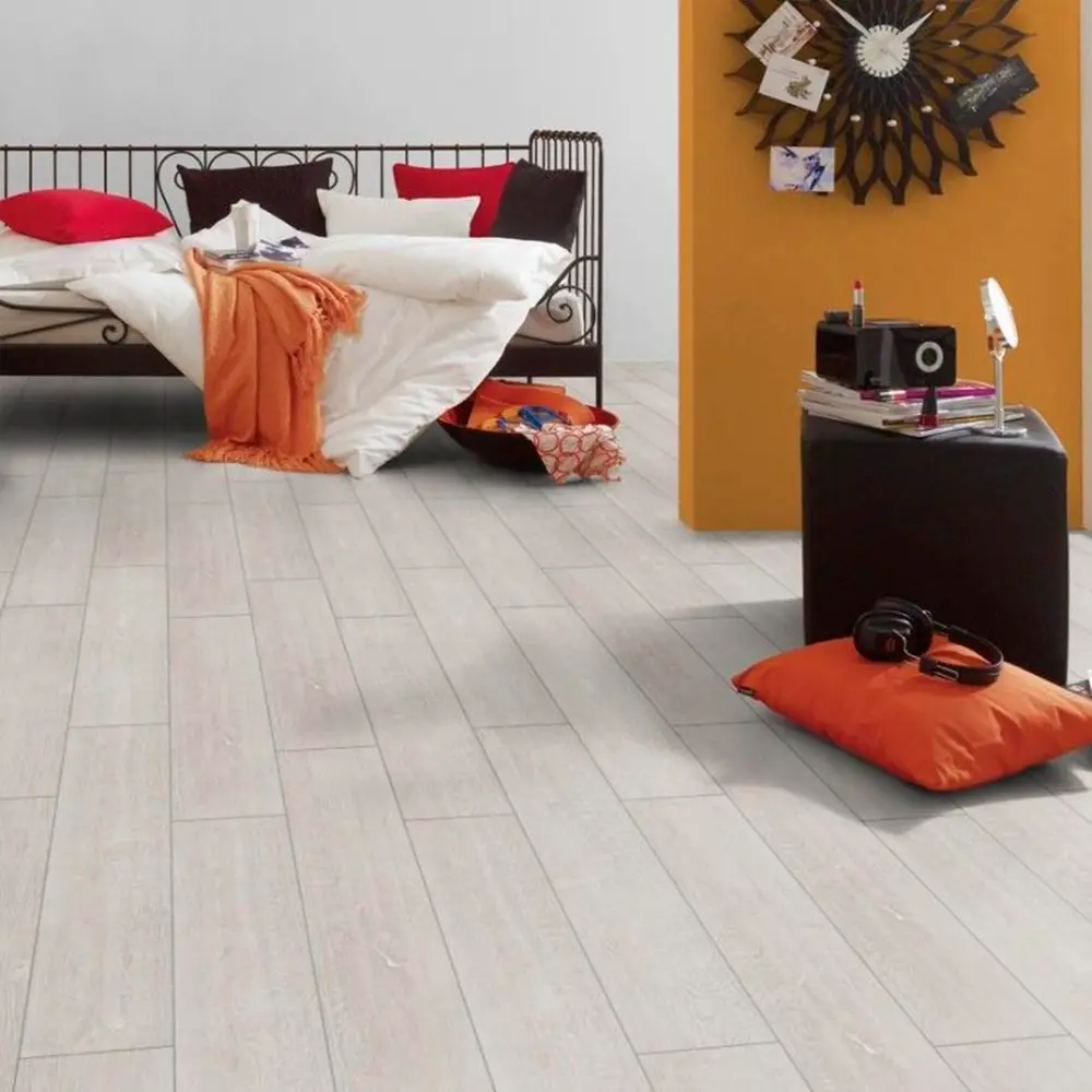 Фото Ламинат Kronospan Variostep Classic Дуб Атлас 32 класс толщина 8 мм с фаской 2.22 м² Фото Ламинат Kronospan Variostep Classic Дуб Атлас 32 класс толщина 8 мм с фаской 2.22 м²