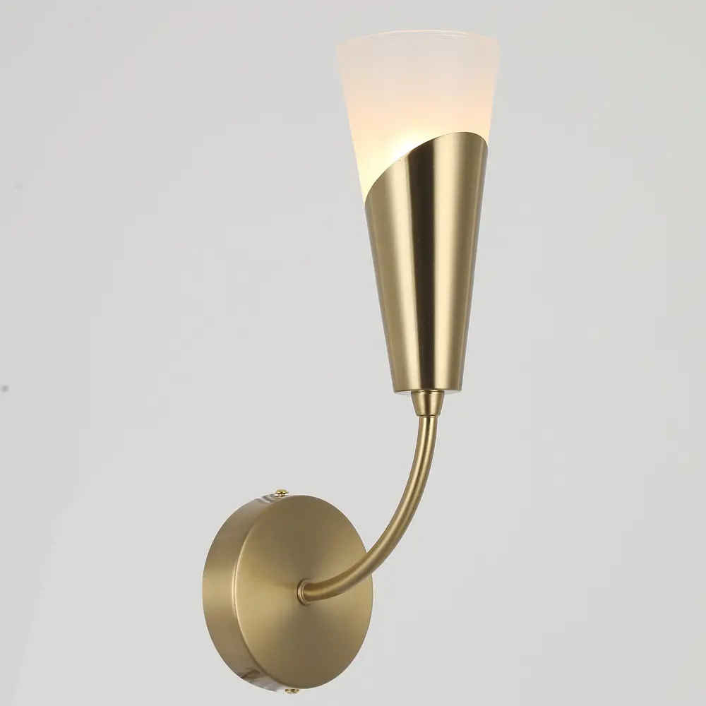 Фото Настенный светильник Illumico Il0459-1w-79 brass цвет жёлтый/золотой Фото Настенный светильник Illumico Il0459-1w-79 brass цвет жёлтый/золотой