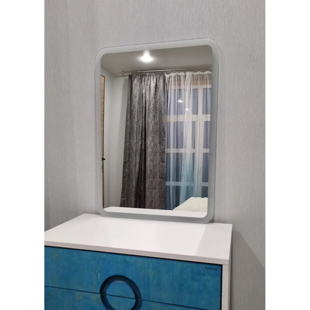 Фото 3 Зеркало для ванной Alfa mirrors включение на взмах руки Di-68VzVt-lite с подсветкой 60x80см Фото 3 Зеркало для ванной Alfa mirrors включение на взмах руки Di-68VzVt-lite с подсветкой 60x80см