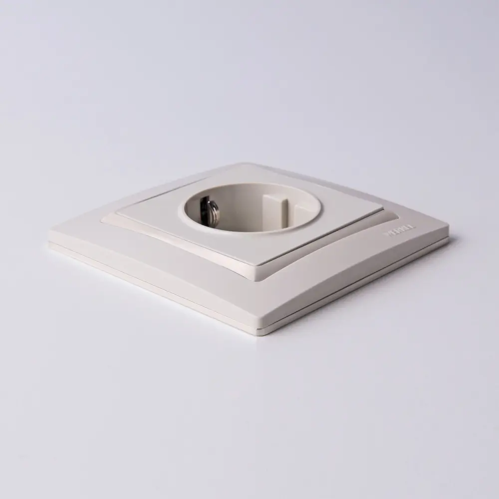 Фото 2 Рамка для розеток и выключателей Werkel Snabb basic W0012003 1 пост цвет слоновая кость Фото 2 Рамка для розеток и выключателей Werkel Snabb basic W0012003 1 пост цвет слоновая кость
