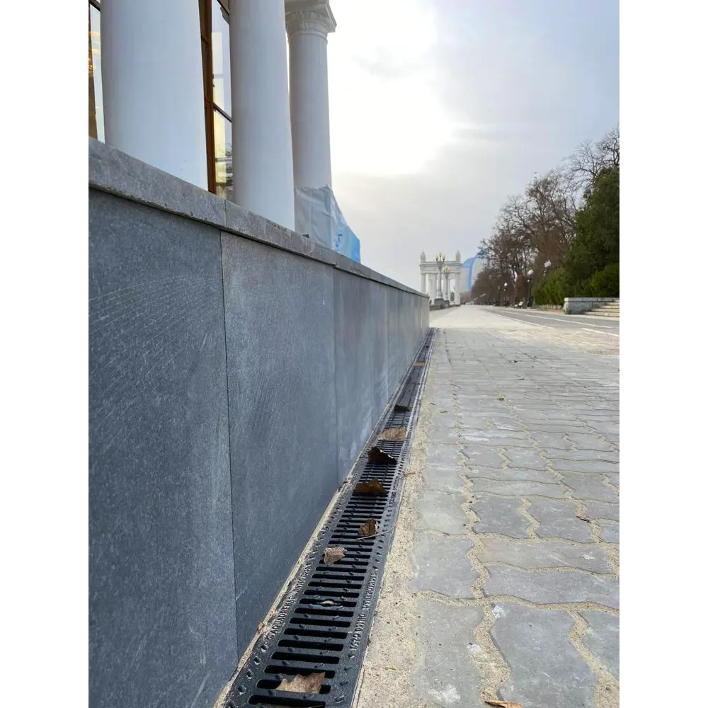 Фото 6 Решётка лотка водосточного Aquadrenag Standart 500x135x15мм черный Фото 6 Решётка лотка водосточного Aquadrenag Standart 500x135x15мм черный