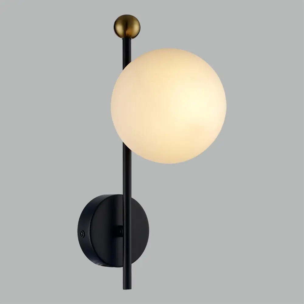 Фото Настенный светильник Lumion Moderni 6581/1w цвет черный