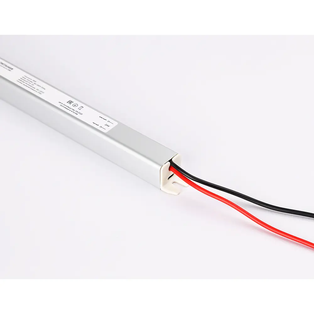 Фото 4 Блок питания ультратонкий для светодиодной ленты Ambrella Light 24 В 60 Вт 2.5A IP20 185-260 В 312x18x18 Фото 4 Блок питания ультратонкий для светодиодной ленты Ambrella Light 24 В 60 Вт 2.5A IP20 185-260 В 312x18x18