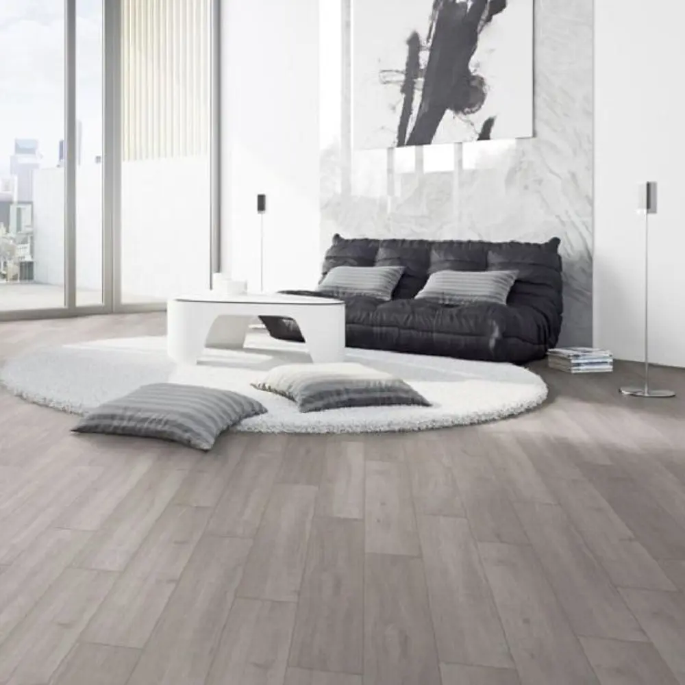 Фото Ламинат Woodstyle Дуб Нортер Серый 33 класс толщина 8 мм с фаской 2.16 м² Фото Ламинат Woodstyle Дуб Нортер Серый 33 класс толщина 8 мм с фаской 2.16 м²