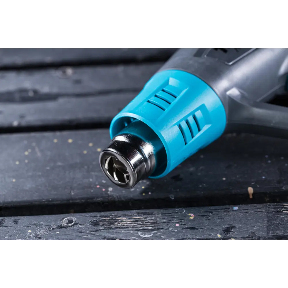 Фото 5 Фен технический Tesla TH2200LCD 2200Вт 50/50-600С 250-500л/мин кейс, насадки, тепл.защита Фото 5 Фен технический Tesla TH2200LCD 2200Вт 50/50-600С 250-500л/мин кейс, насадки, тепл.защита