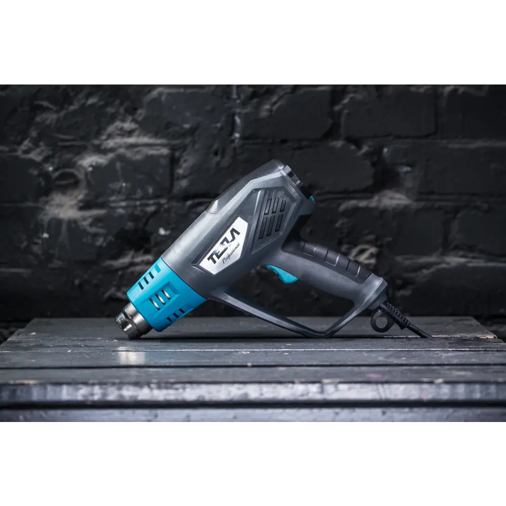 Фото 7 Фен технический Tesla TH2200LCD 2200Вт 50/50-600С 250-500л/мин кейс, насадки, тепл.защита Фото 7 Фен технический Tesla TH2200LCD 2200Вт 50/50-600С 250-500л/мин кейс, насадки, тепл.защита