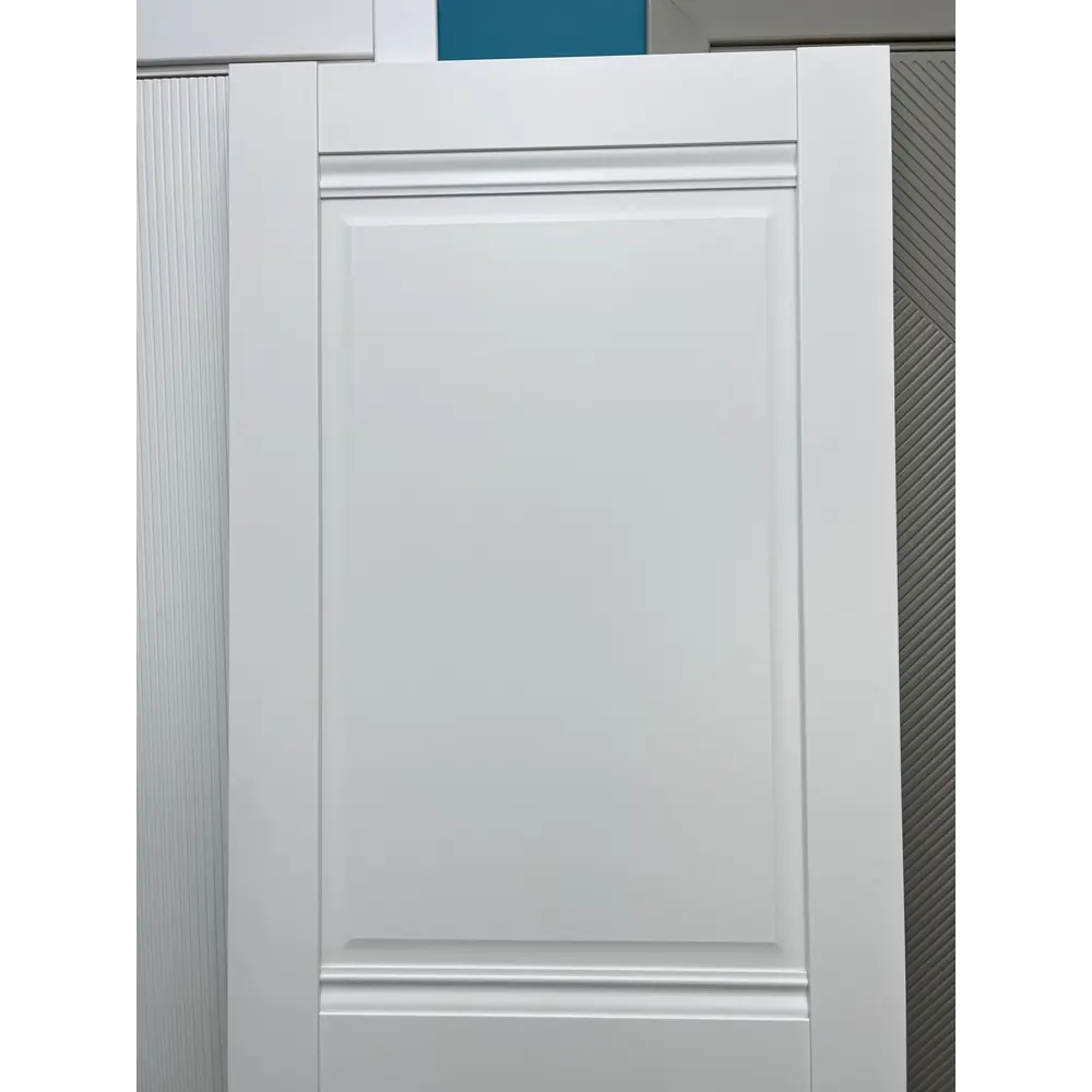 Фото 7 Комплект межкомнатной двери Wanmark София глухая 190x60см Полипропилен цвет белый с коробом и наличниками Фото 7 Комплект межкомнатной двери Wanmark София глухая 190x60см Полипропилен цвет белый с коробом и наличниками