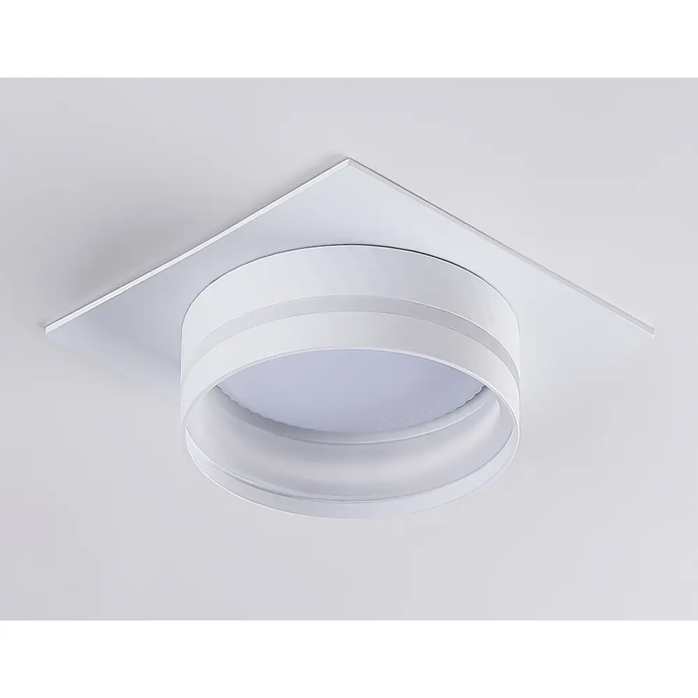 Фото 4 Светильник точечный встраиваемый светодиодный Ambrella Light Tn5221 2 м² под отверстие 9.3 см цвет белый Фото 4 Светильник точечный встраиваемый светодиодный Ambrella Light Tn5221 2 м² под отверстие 9.3 см цвет белый