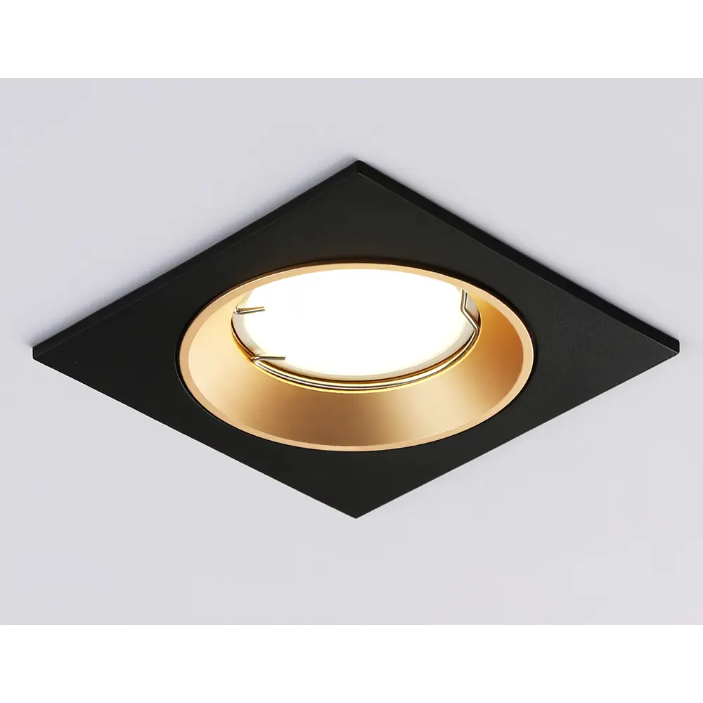 Фото 4 Светильник точечный встраиваемый Ambrella light Techno spot A8927 под отверстие 80 мм GU5.3 цвет золото/черный Фото 4 Светильник точечный встраиваемый Ambrella light Techno spot A8927 под отверстие 80 мм GU5.3 цвет золото/черный