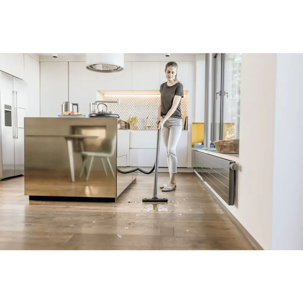 Фото 6 Пылесос строительный Karcher WD 2 Plus S V15/4/18C, 1000 Вт, 15 л Фото 6 Пылесос строительный Karcher WD 2 Plus S V15/4/18C, 1000 Вт, 15 л